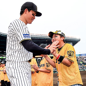 勝ったらハイタッチ